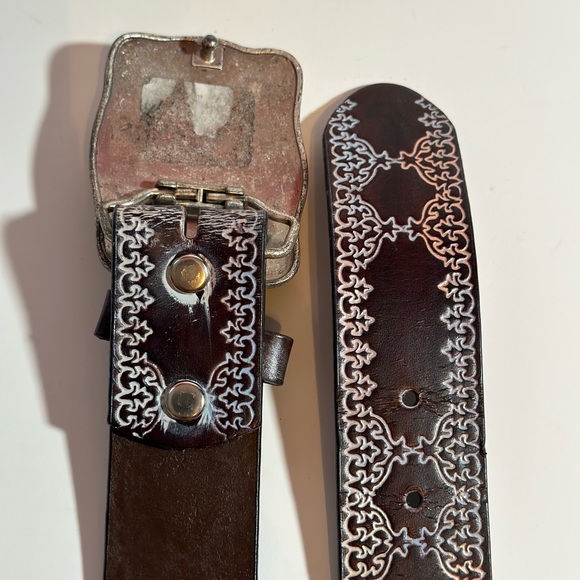 De Lis Couture Jewel Encrusted Tooled Leather Belt Women’s XS X-Small - Picture 3 of 5